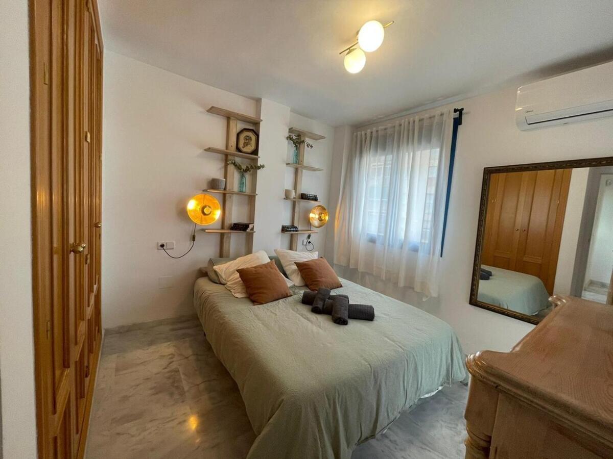 Calu Homes Cerca Playa De Huelin Малага Экстерьер фото