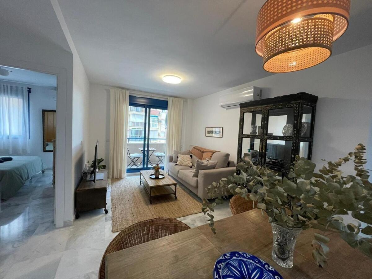 Calu Homes Cerca Playa De Huelin Малага Экстерьер фото