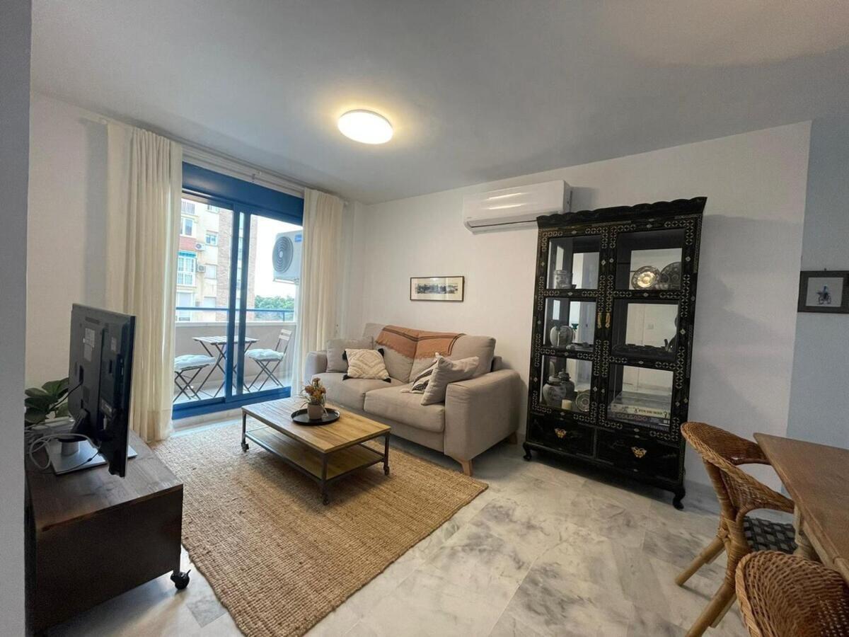 Calu Homes Cerca Playa De Huelin Малага Экстерьер фото